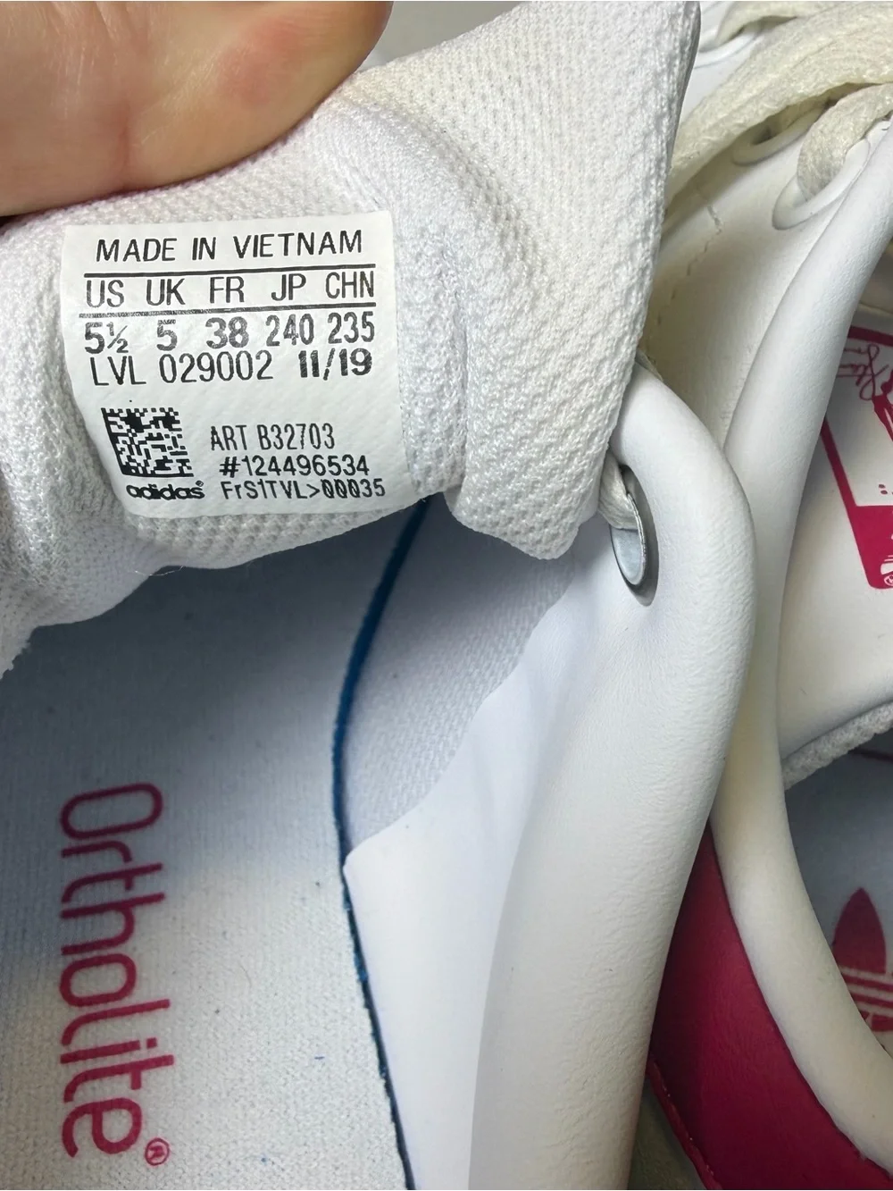 adidas White Women's Stan Smith Sneakers - white & magenta sz 5.5